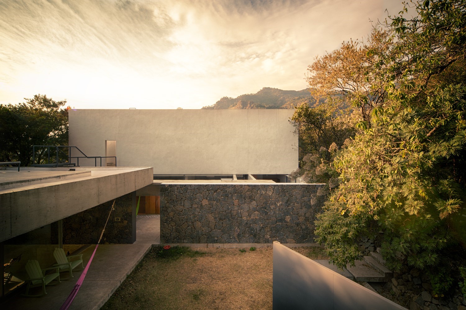 Casa Meztitla by EDAA in Tepoztlan, Mexico Casa Meztitla by EDAA in Tepoztlan, Mexico