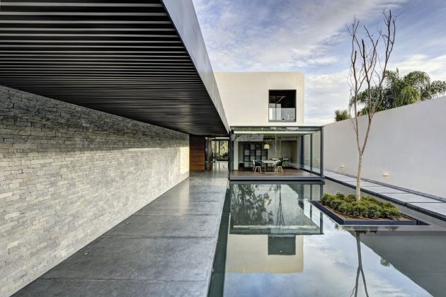 LA House by Elías Rizo Arquitectos in Mexico