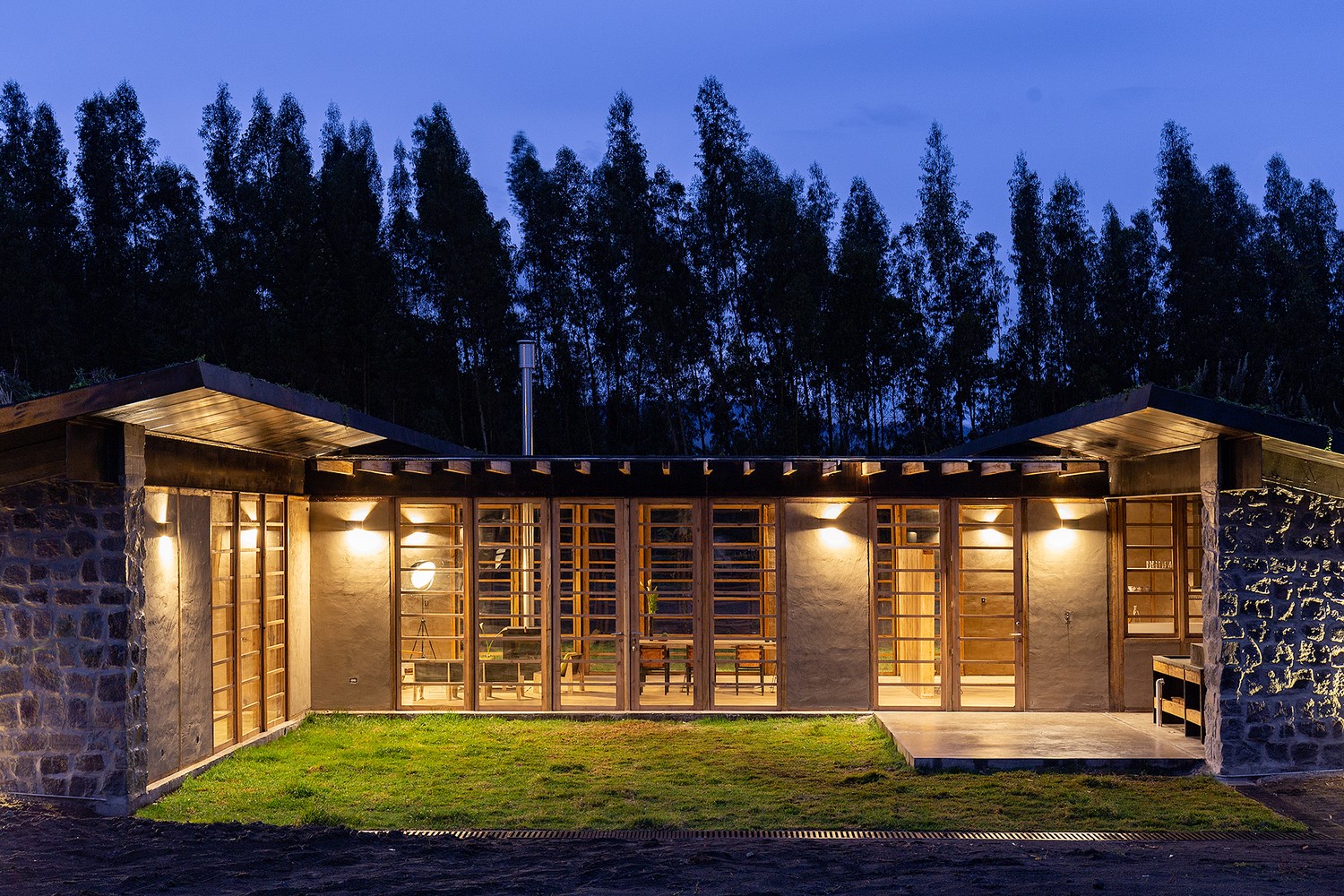 Patios House by RAMA Estudio in Cotopaxi, Ecuador Patios House by RAMA Estudio in Cotopaxi, Ecuador