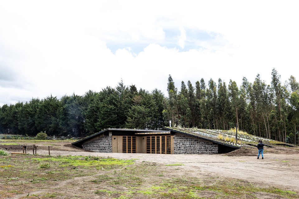 Patios House by RAMA Estudio in Cotopaxi, Ecuador Patios House by RAMA Estudio in Cotopaxi, Ecuador