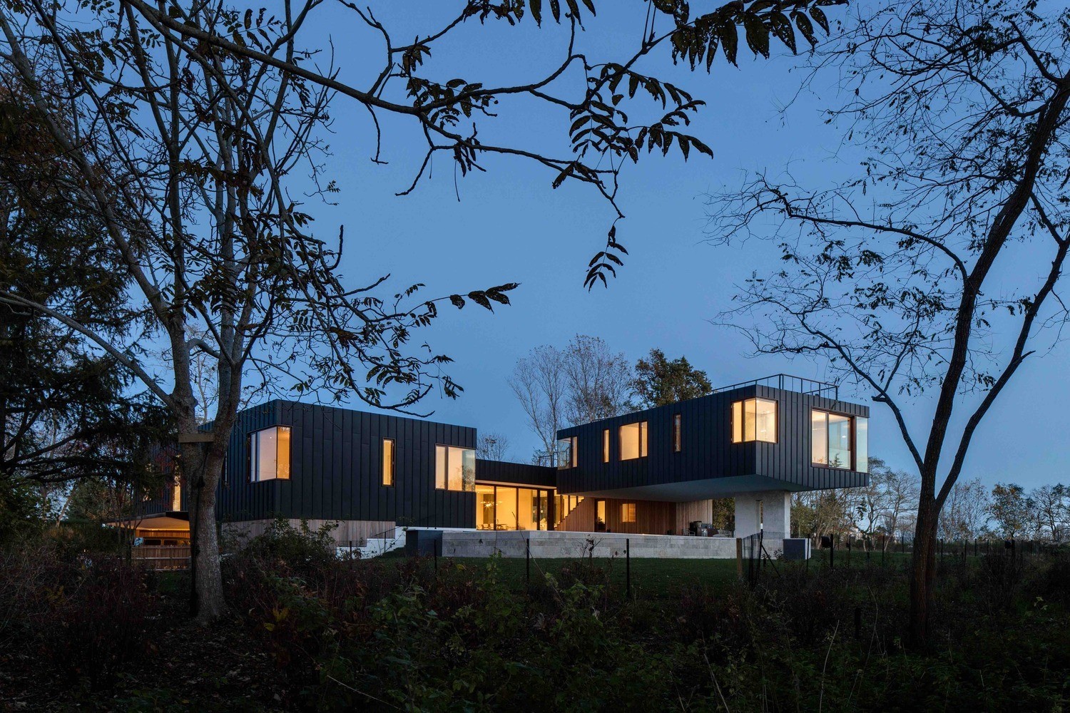 Watermill House by Office of Architecture on Long Island, New York Watermill House by Office of Architecture on Long Island, New York