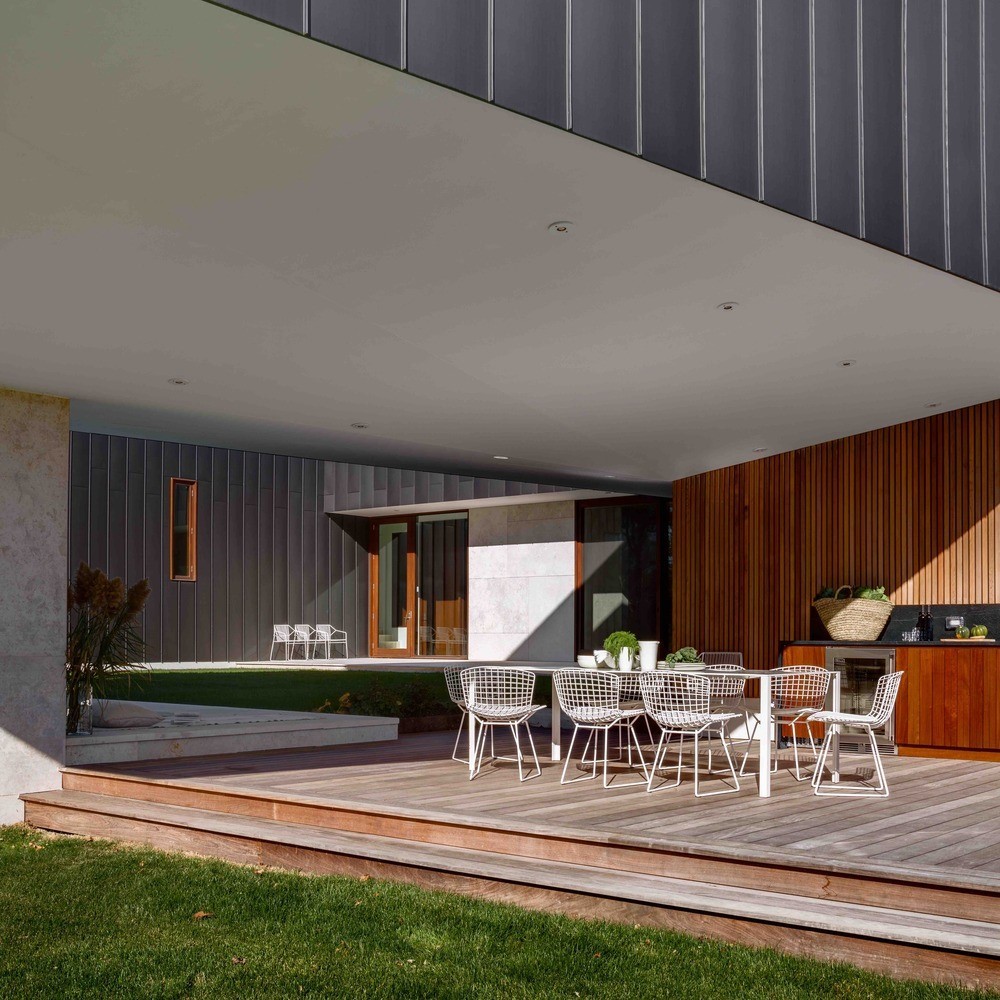 Watermill House by Office of Architecture on Long Island, New York Watermill House by Office of Architecture on Long Island, New York