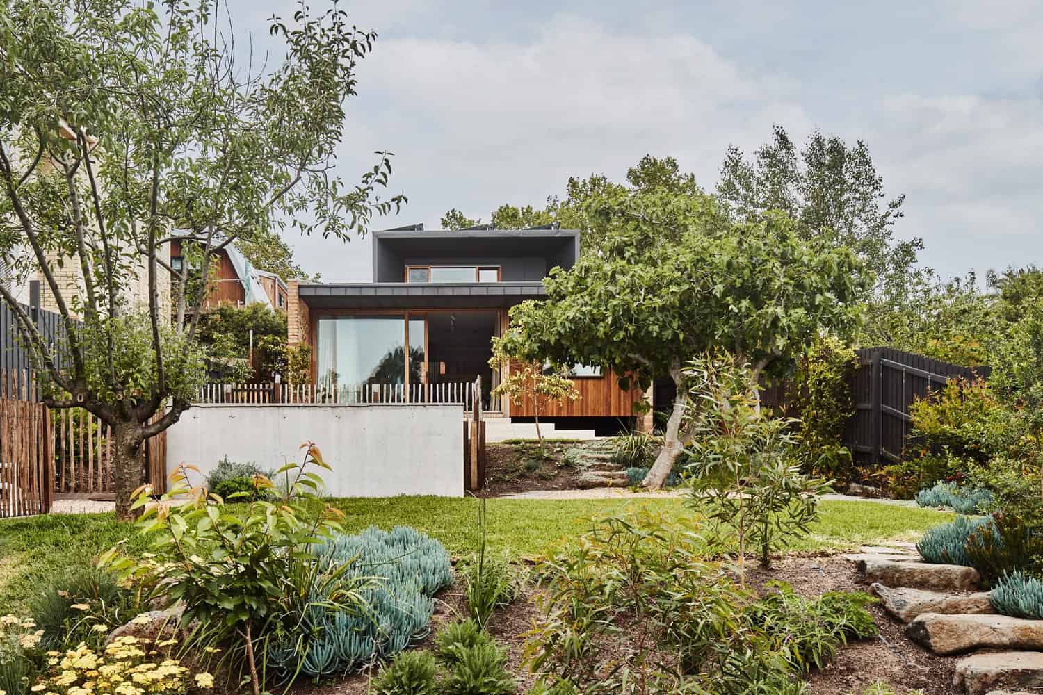 West Bend House by MRTN Architects in VIctoria, Australia