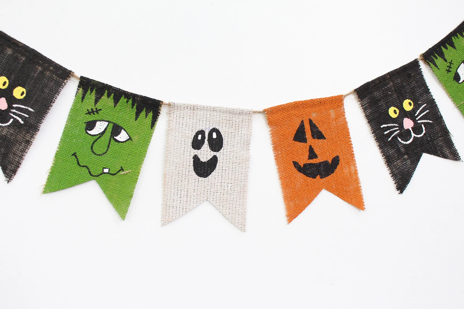 15 Awesome Halloween Banner Designs For A Spooky Touch To Your Décor