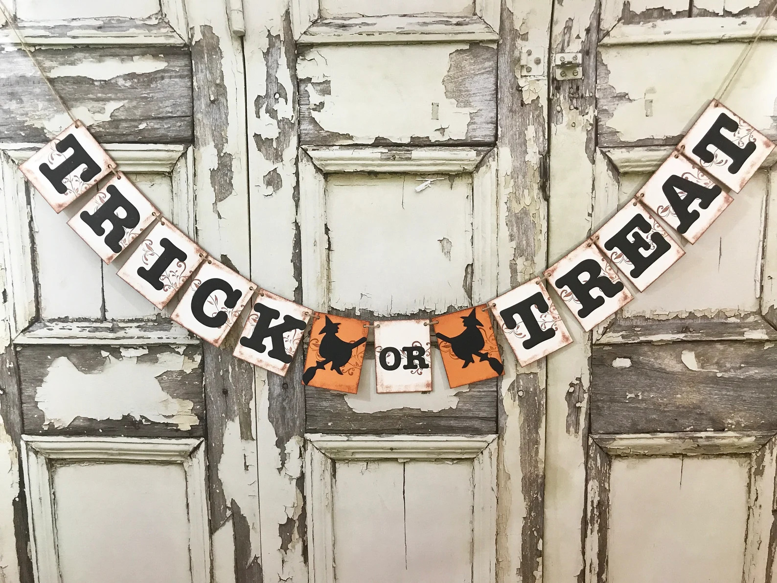 15 Awesome Halloween Banner Designs For A Spooky Touch To Your Décor