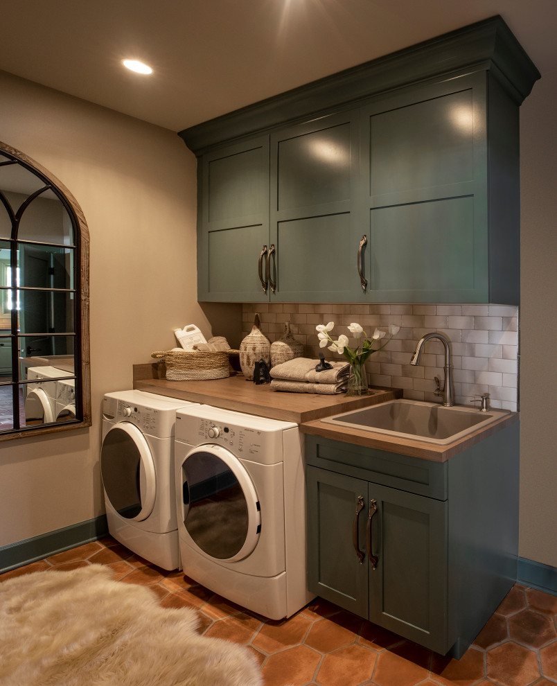 16 Ideal Mediterranean Laundry Room Designs That Are More Than Practical