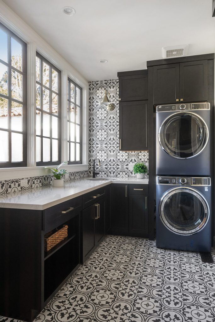 16 Ideal Mediterranean Laundry Room Designs That Are More Than Practical