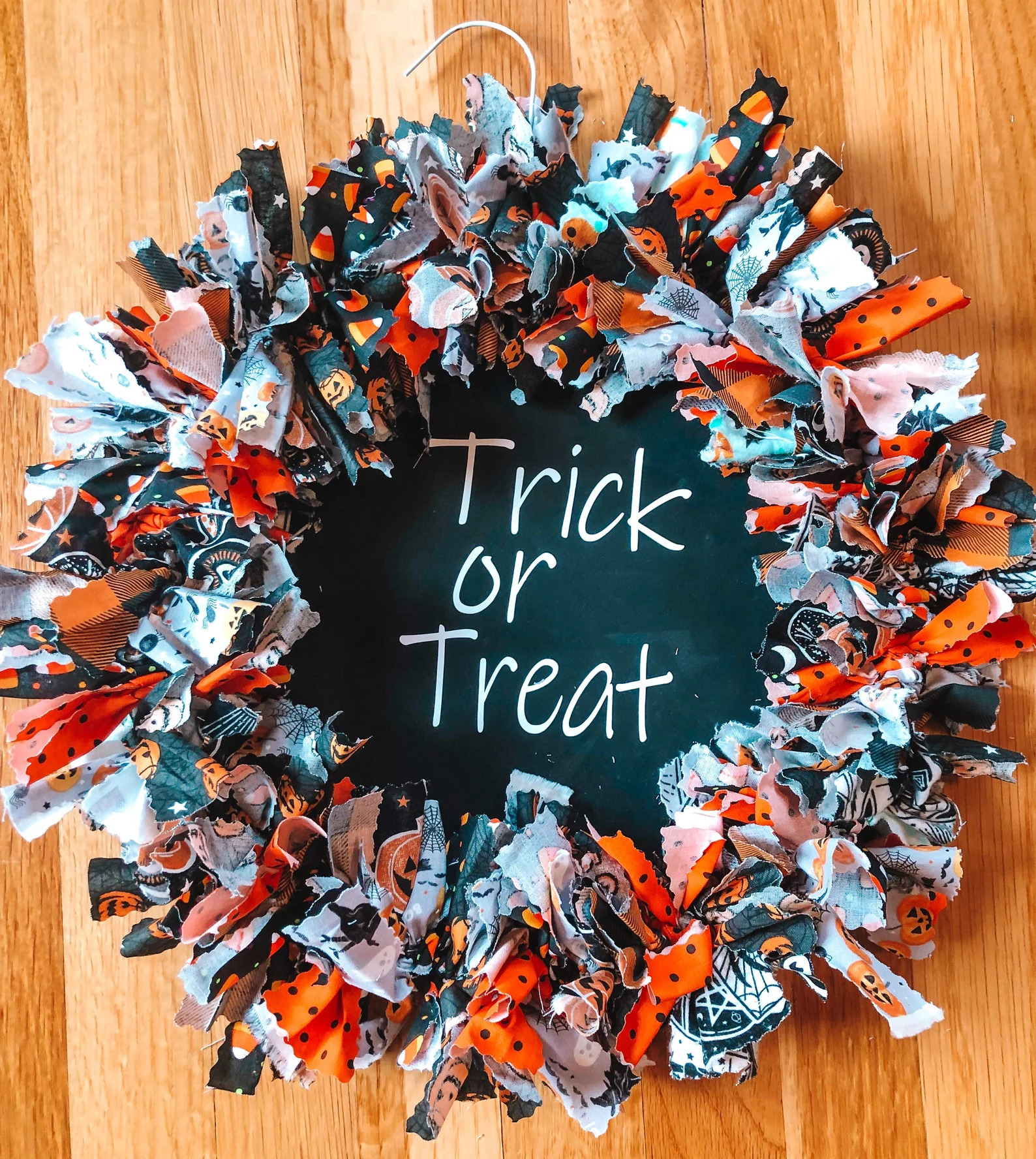 17 Spooky Halloween Wreath Designs For Your Front Door