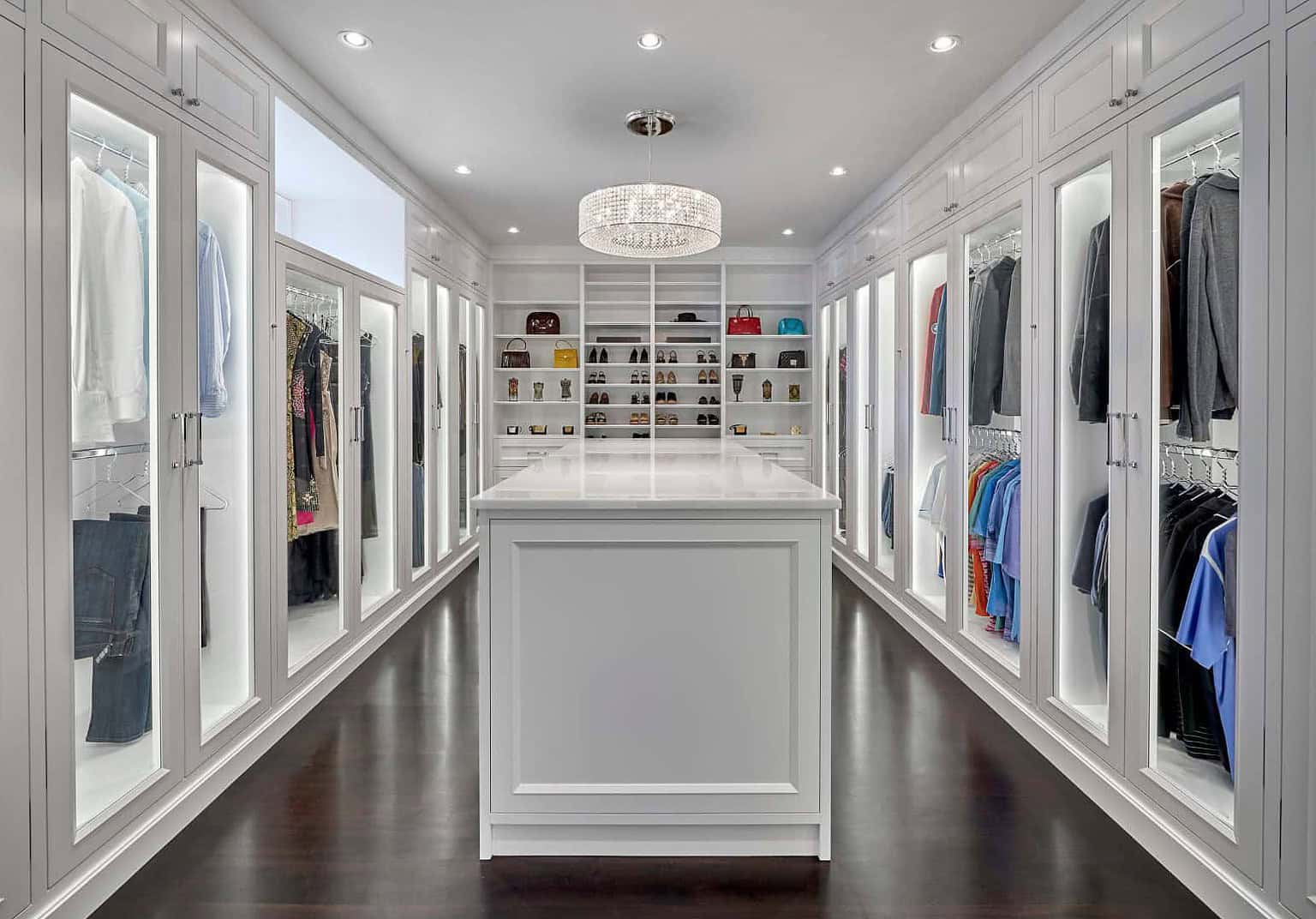 18 Grandiose Mediterranean Walk-In Closet Designs That Will Leave You ...