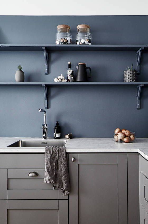 Decorating Ideas That Use Petroleum Blue Colour As The Star of The Interior