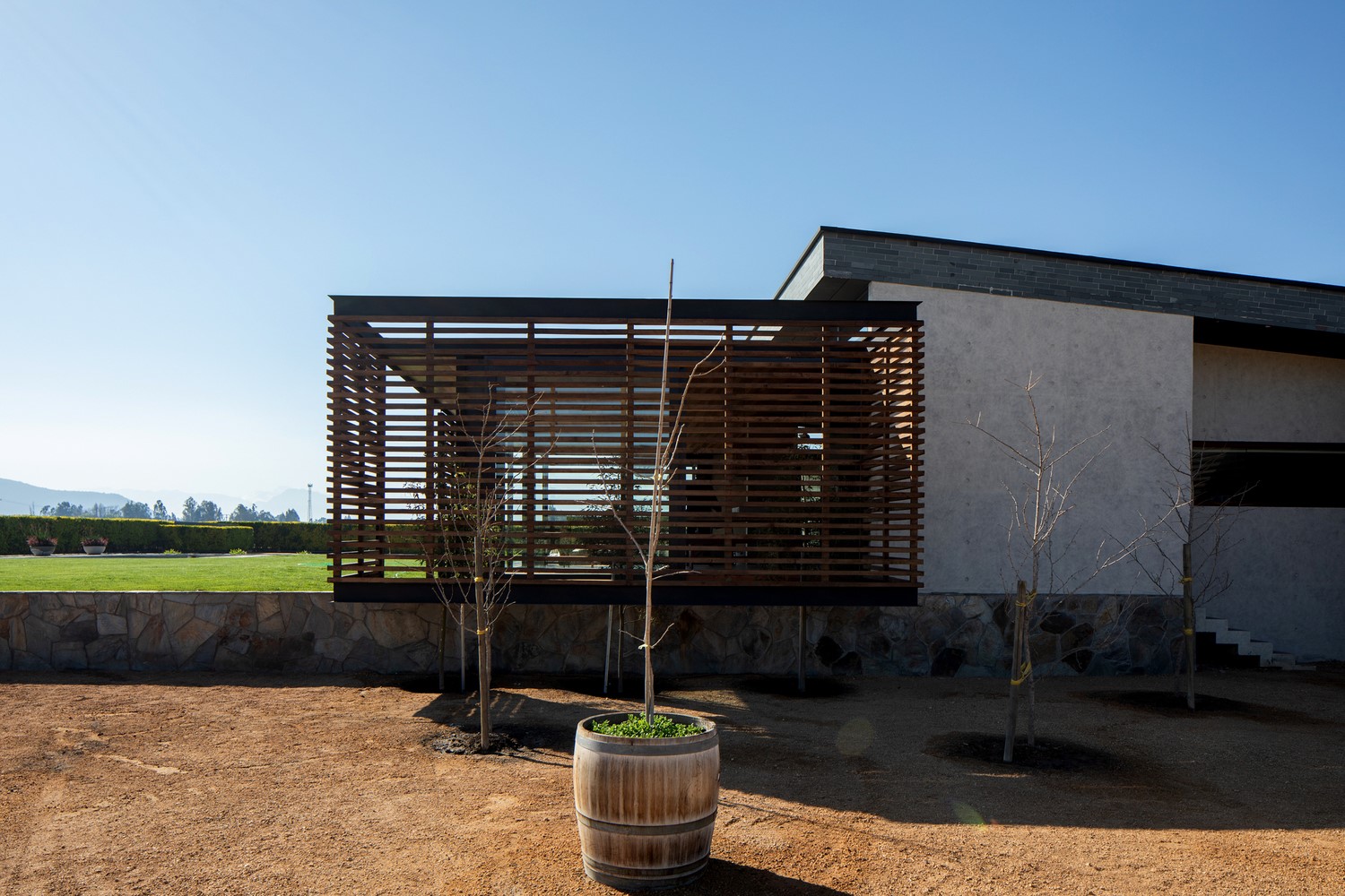 Extension in Isla Maipo by Pedro Ruiz + Benjamín Smart in Chile Extension in Isla Maipo by Pedro Ruiz + Benjamín Smart in Chile