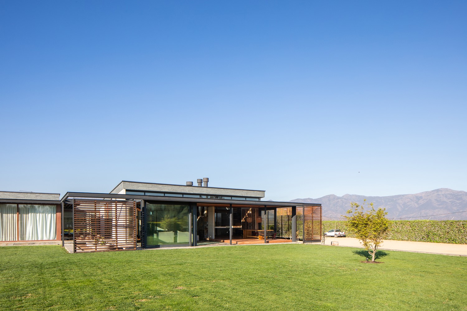 Extension in Isla Maipo by Pedro Ruiz + Benjamín Smart in Chile Extension in Isla Maipo by Pedro Ruiz + Benjamín Smart in Chile