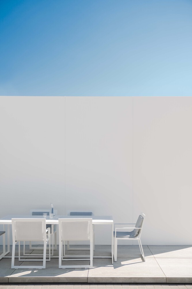 N70 NIU House by Fran Silvestre Arquitectos in Spain