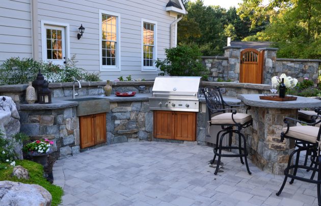 How to Hook Up Outdoor Sink Using Garden Hose