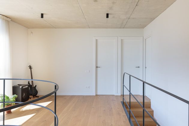 Premiá de Dalt House by ALVMTR + Alejandro Suarez in Barcelona, Spain