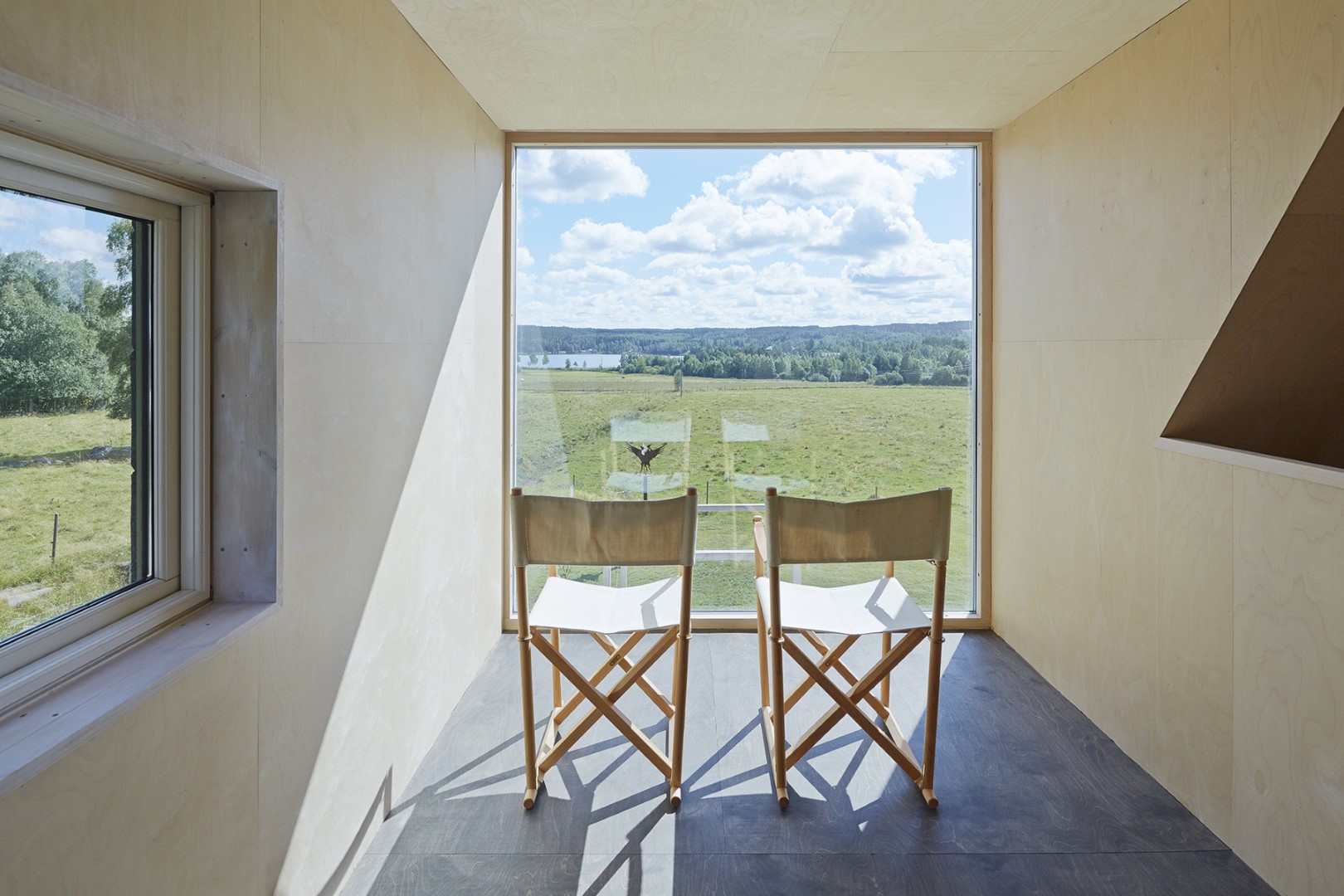 Summer House in Dalarna by Leo Qvarsebo in Sweden Summer House in Dalarna by Leo Qvarsebo in Sweden