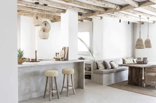 Microcement and natural wood to renew the Mediterranean style