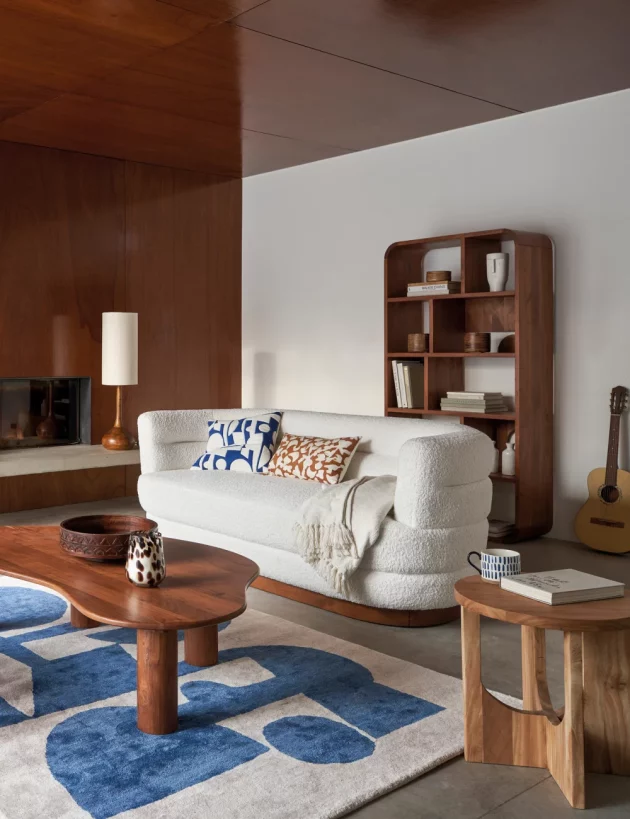 Curly wool sofas to cocoon all winter long