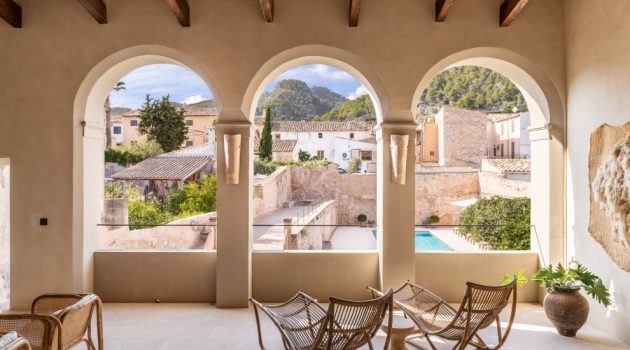 15 Beautiful Mediterranean Balcony Designs Every Home Needs