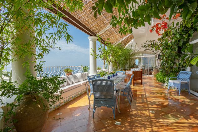 15 Impeccable Mediterranean Deck Designs That Will Leave You Breathless