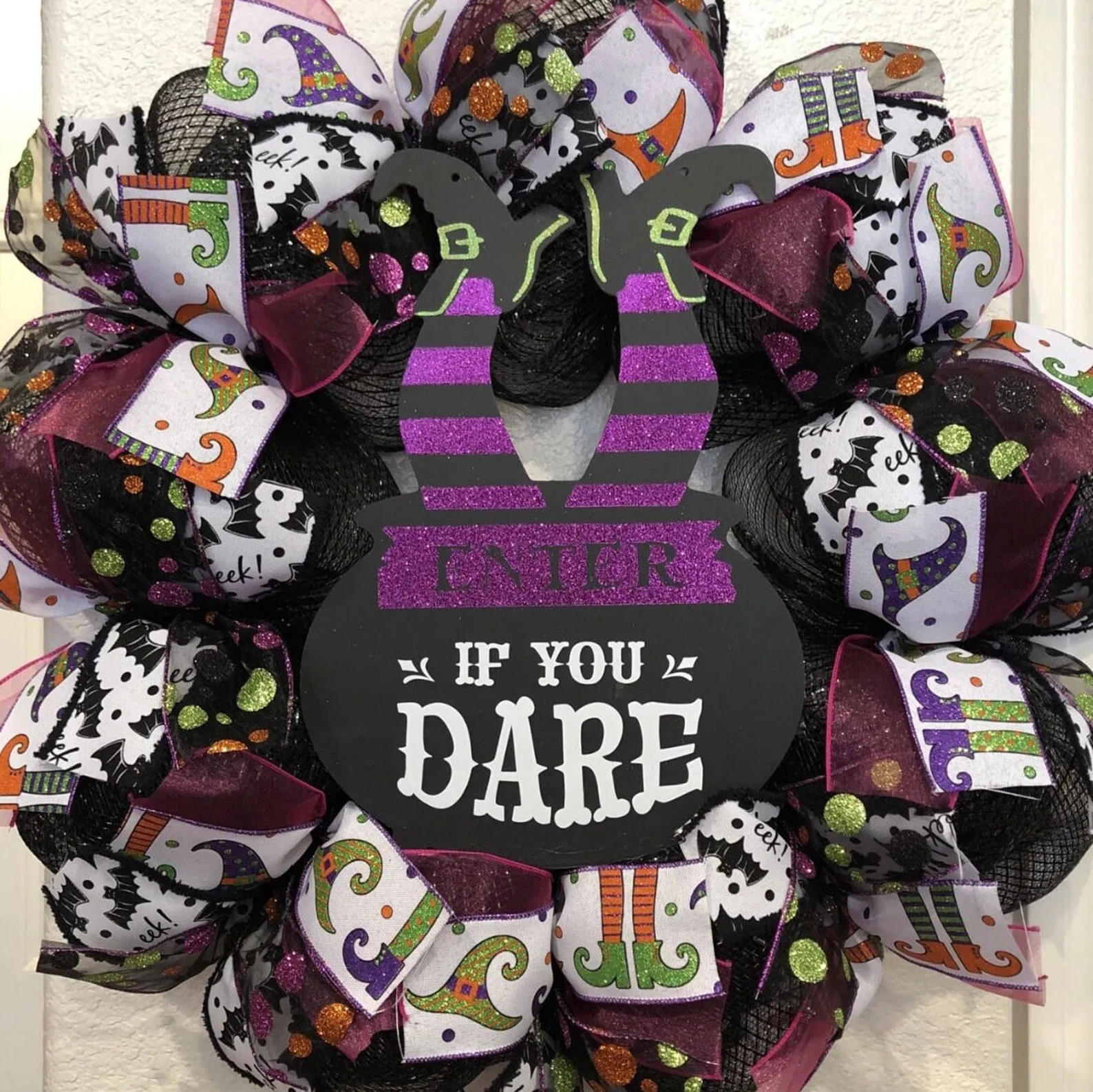 15 Sinister Witch Wreath Designs For Halloween