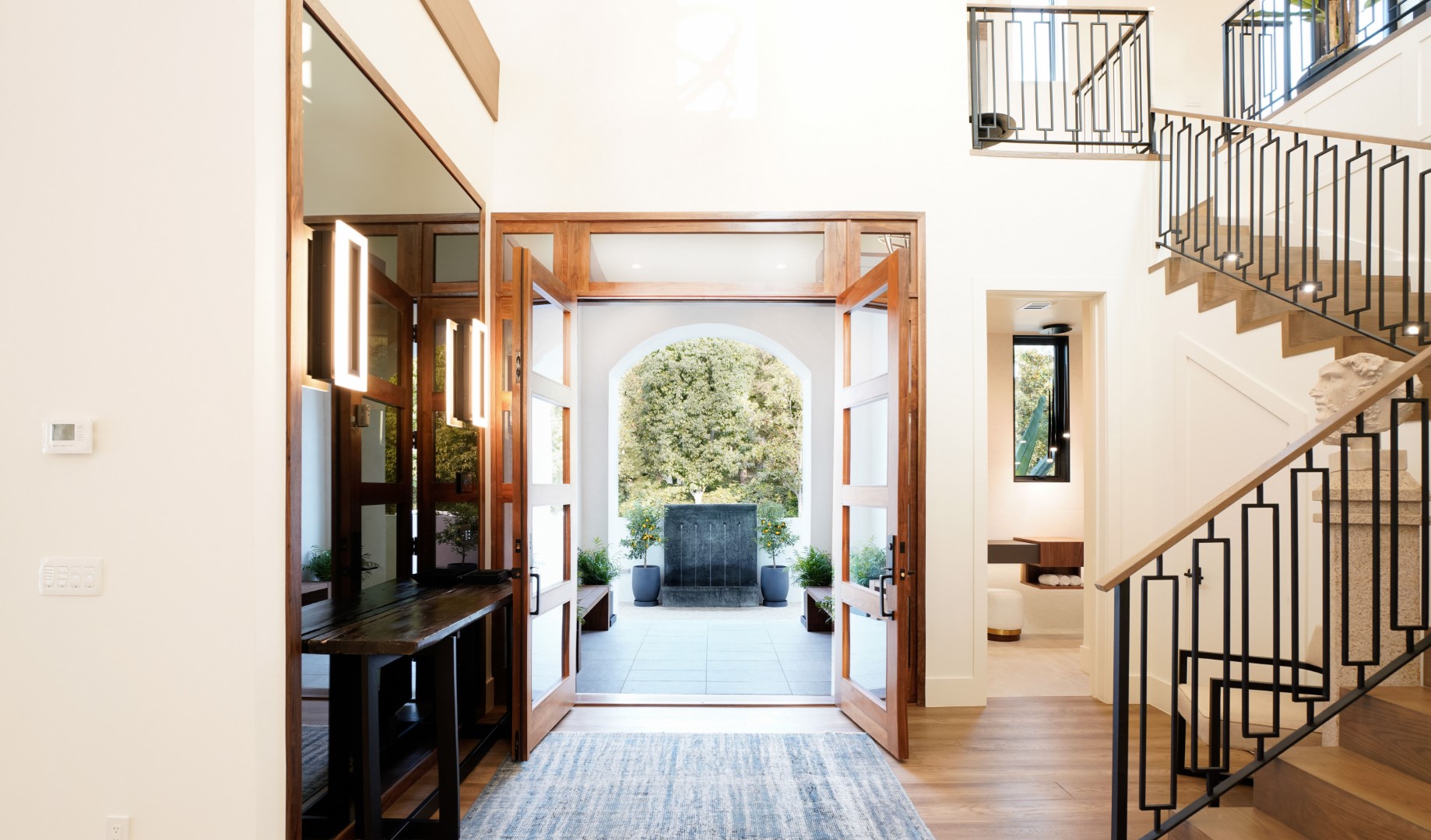16 Fantastic Mediterranean Entry Hall Designs For A Walm Welcome