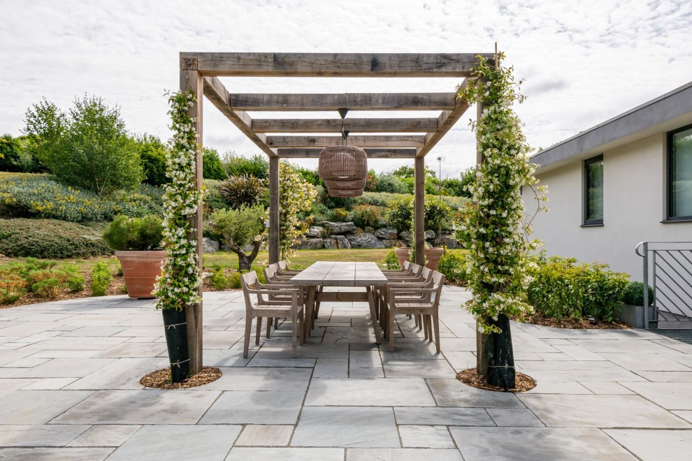 18 Fabulous Mediterranean Patio Designs That Will Feed Your Soul