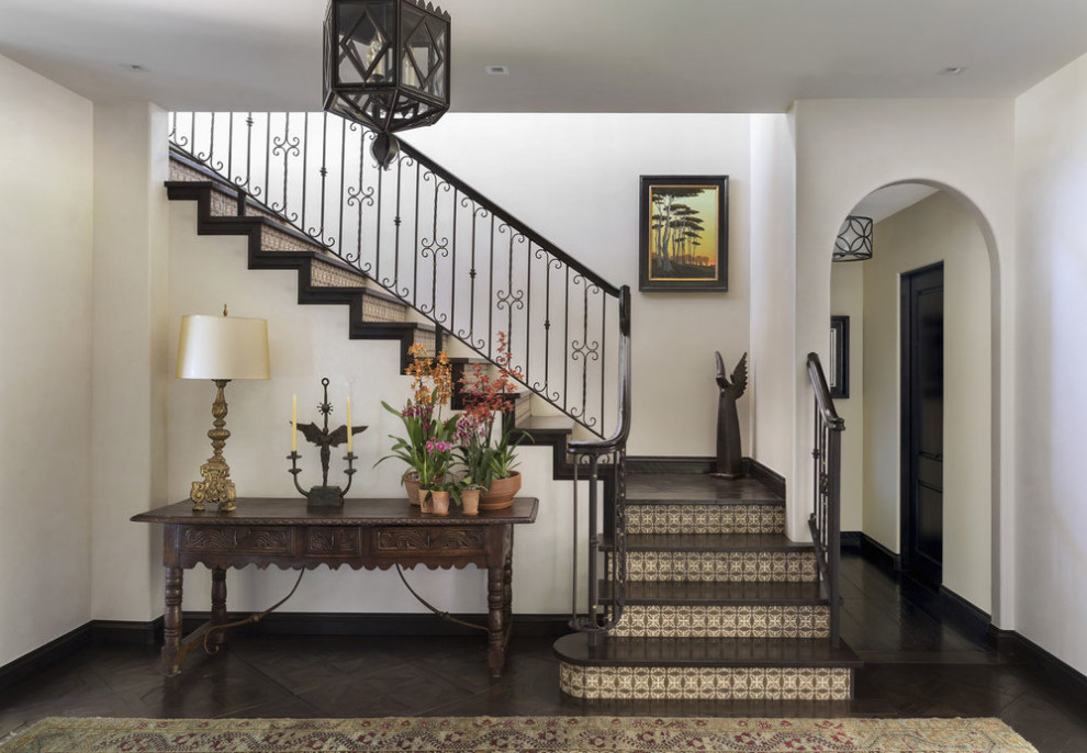 20 Stylish Mediterranean Staircase Designs That Astound With Elegance