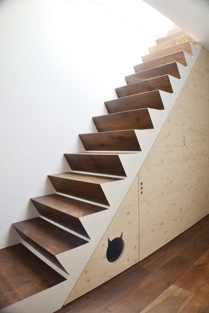 Perfect Ideas for Having Closet Under the Stairs Perfect Ideas for Having Closet Under the Stairs
