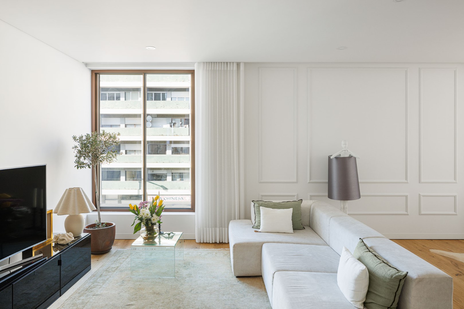 5ª Avenida by Mario Alves Arquiteto in Aveiro, Portugal 5ª Avenida by Mario Alves Arquiteto in Aveiro, Portugal