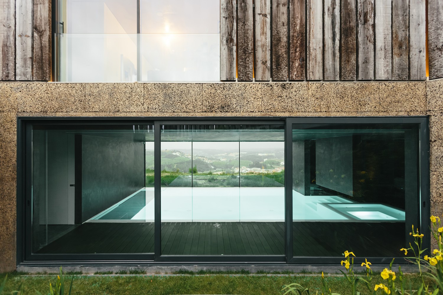 Casa Varatojo by Atelier Data in Torres Vedras, Portugal Casa Varatojo by Atelier Data in Torres Vedras, Portugal