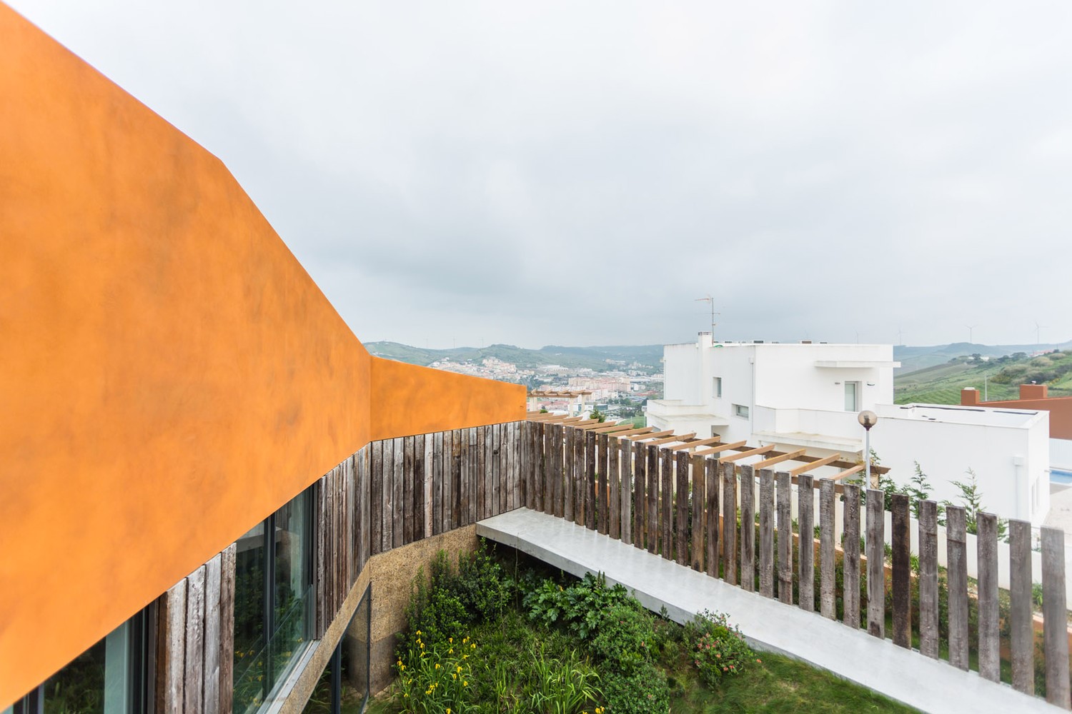 Casa Varatojo by Atelier Data in Torres Vedras, Portugal Casa Varatojo by Atelier Data in Torres Vedras, Portugal