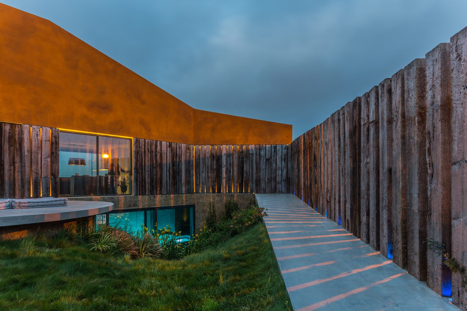 Casa Varatojo by Atelier Data in Torres Vedras, Portugal Casa Varatojo by Atelier Data in Torres Vedras, Portugal