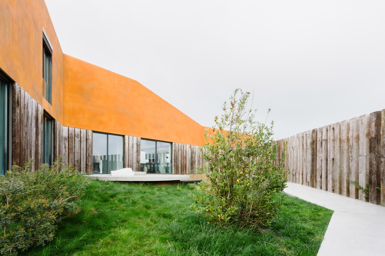 Casa Varatojo by Atelier Data in Torres Vedras, Portugal Casa Varatojo by Atelier Data in Torres Vedras, Portugal