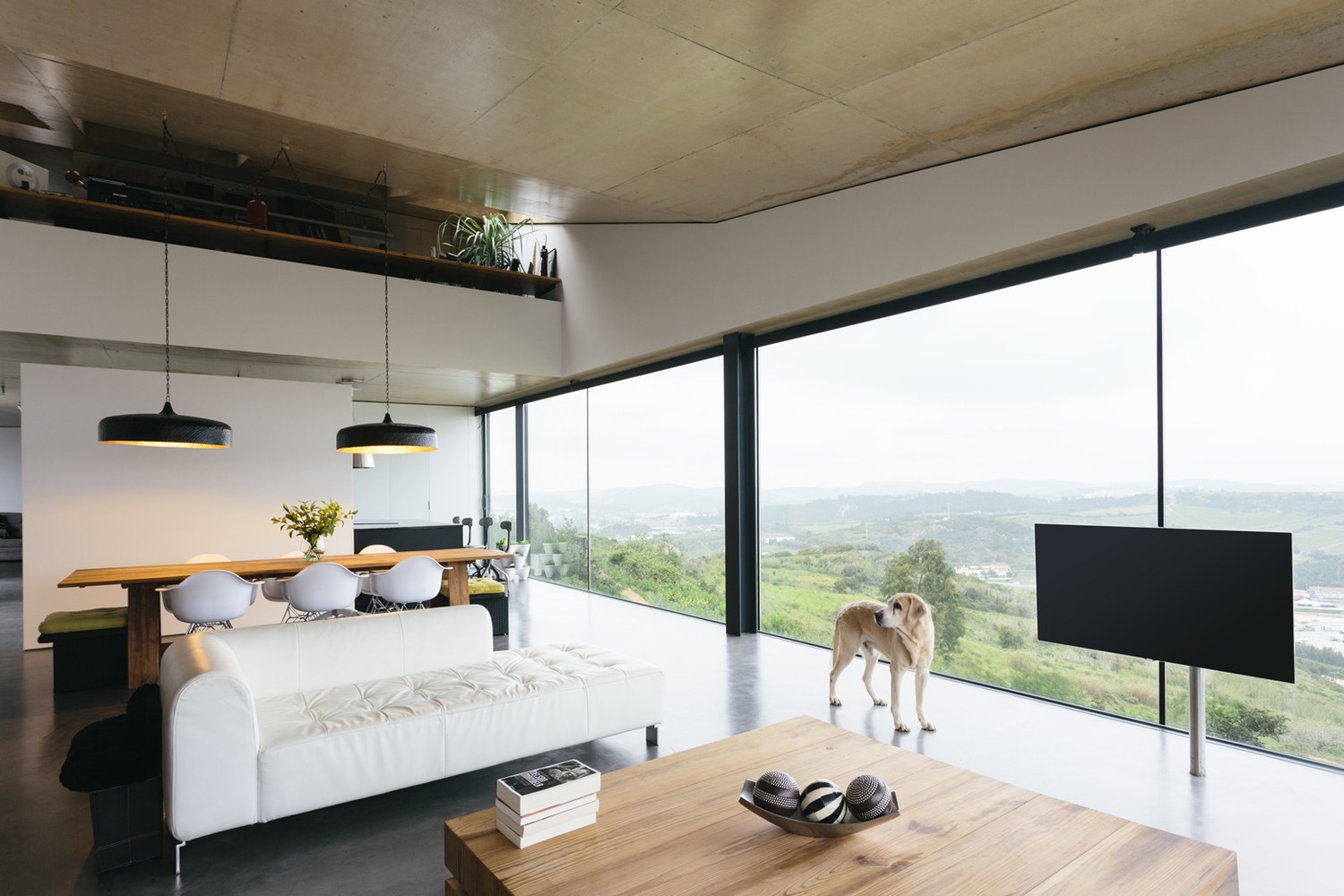 Casa Varatojo by Atelier Data in Torres Vedras, Portugal Casa Varatojo by Atelier Data in Torres Vedras, Portugal