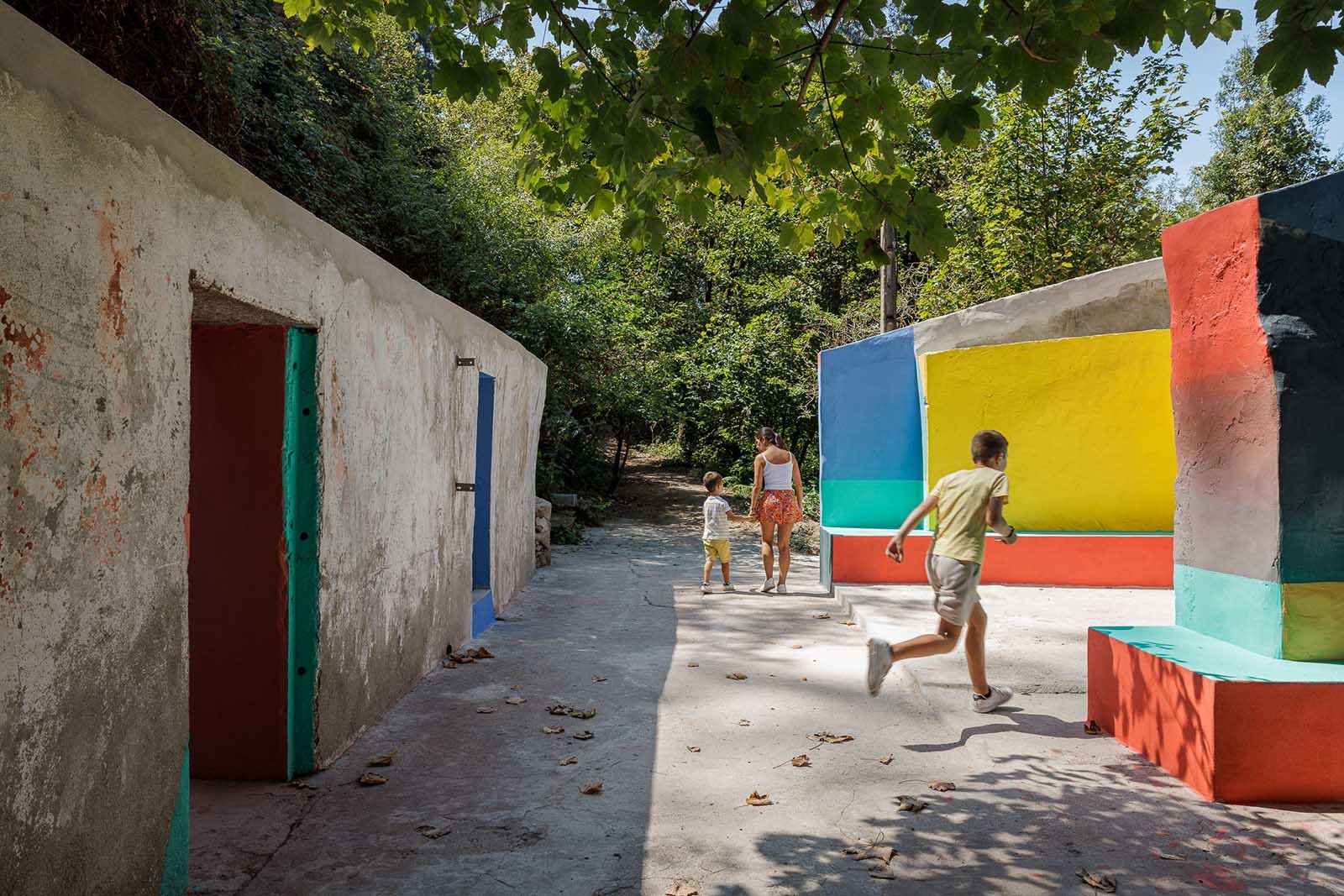 Escadinhas Footpaths by Paulo Moreira Architectures & Verkron Art Collective in Portugal Escadinhas Footpaths by Paulo Moreira Architectures & Verkron Art Collective in Portugal
