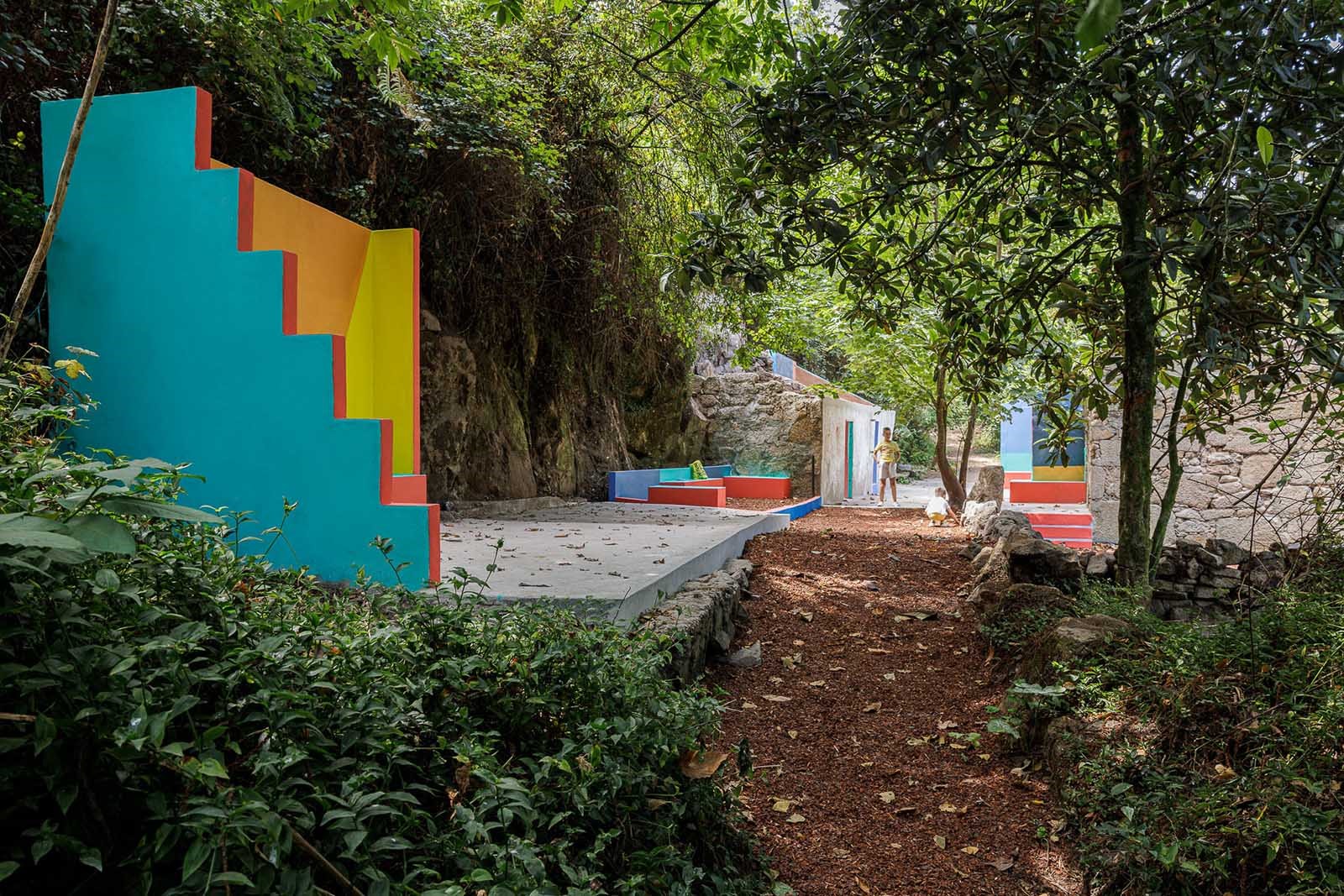 Escadinhas Footpaths by Paulo Moreira Architectures & Verkron Art Collective in Portugal Escadinhas Footpaths by Paulo Moreira Architectures & Verkron Art Collective in Portugal