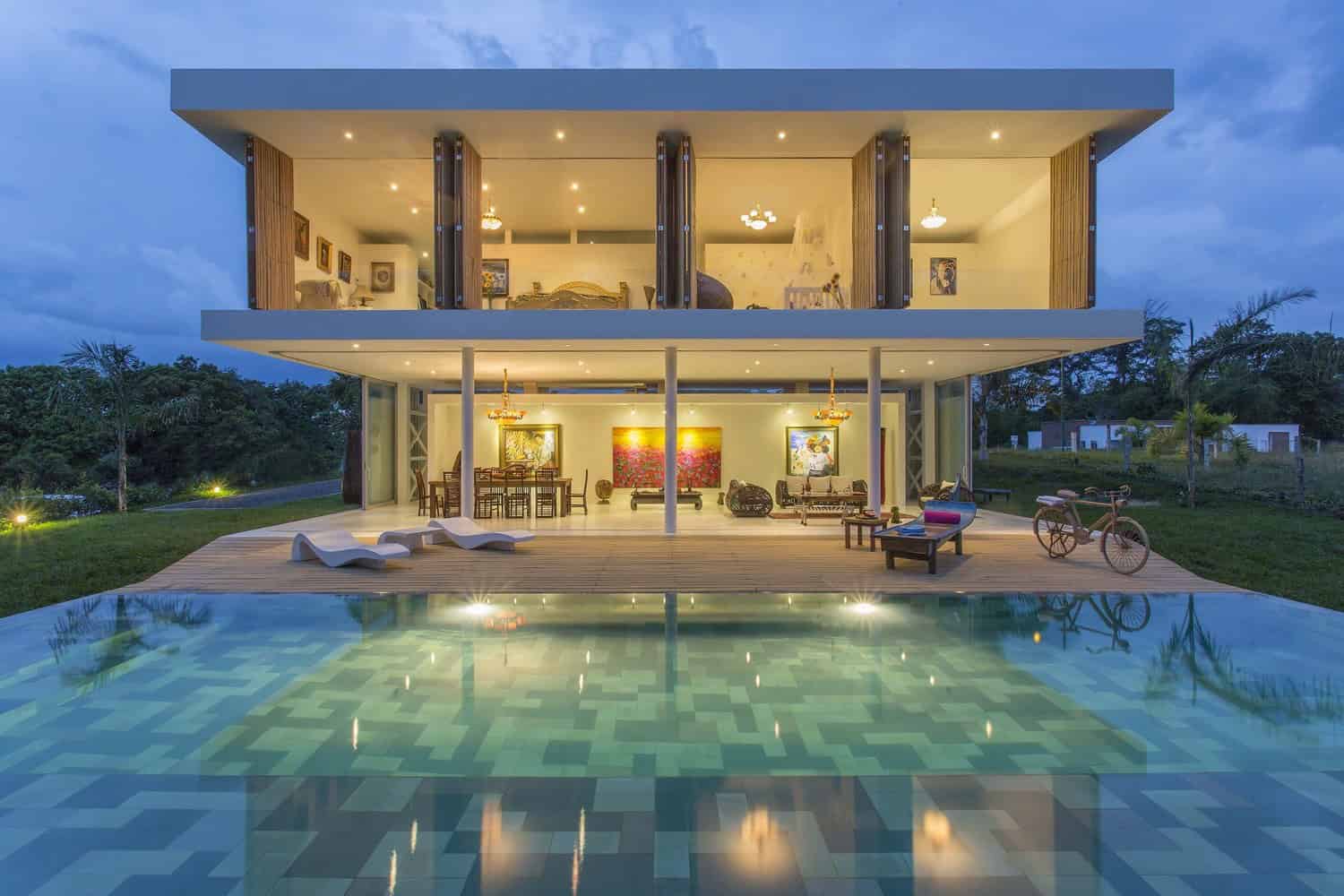 Gallery House by Giovanni Moreno Arquitectos in Pereira, Colombia