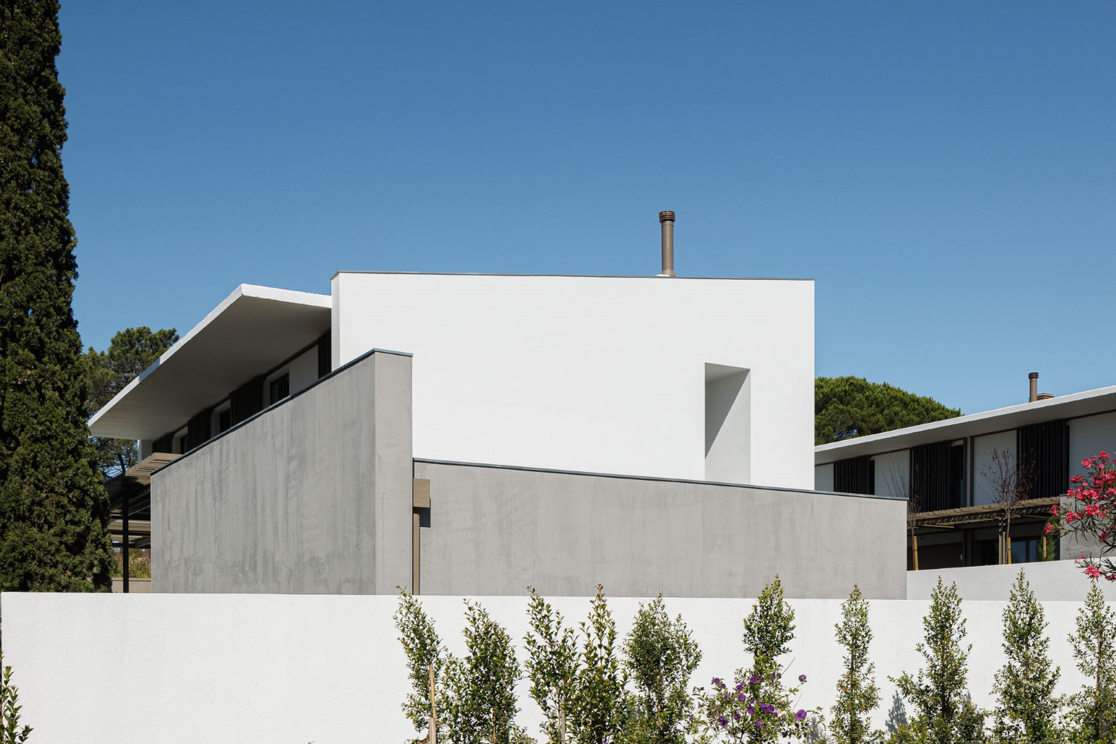 Houses in the Pine Forest by PK Arquitetos in Estoril, Portugal Houses in the Pine Forest by PK Arquitetos in Estoril, Portugal