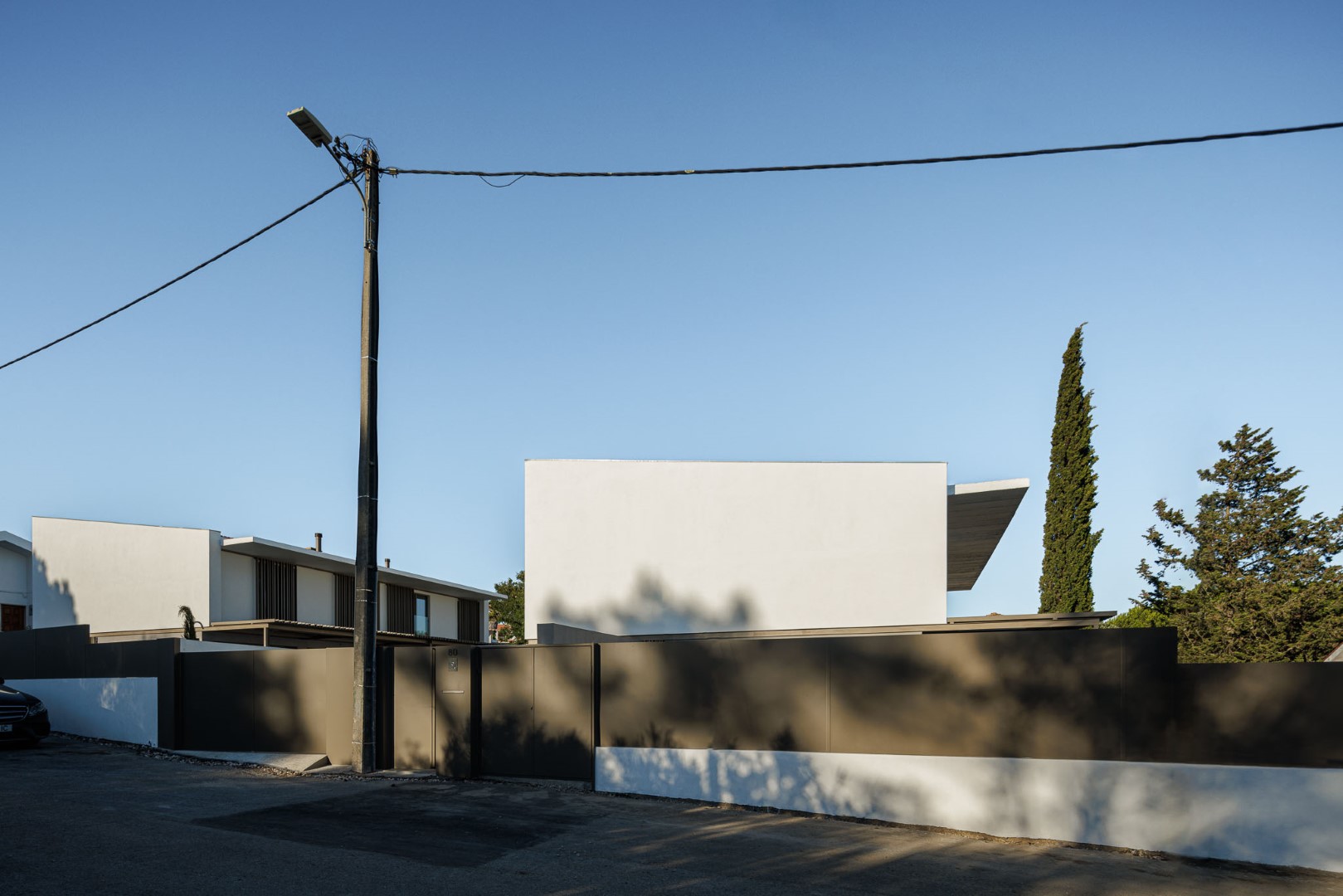 Houses in the Pine Forest by PK Arquitetos in Estoril, Portugal Houses in the Pine Forest by PK Arquitetos in Estoril, Portugal