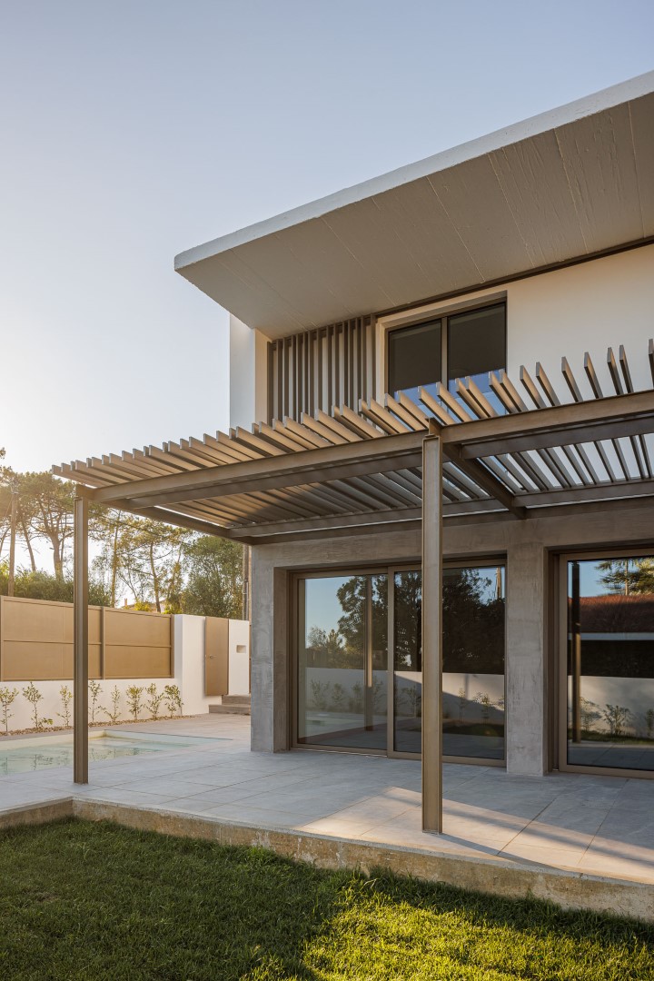 Houses in the Pine Forest by PK Arquitetos in Estoril, Portugal Houses in the Pine Forest by PK Arquitetos in Estoril, Portugal