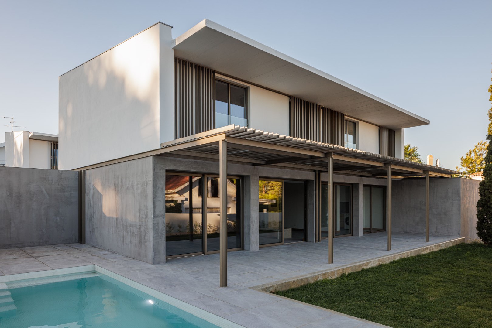 Houses in the Pine Forest by PK Arquitetos in Estoril, Portugal Houses in the Pine Forest by PK Arquitetos in Estoril, Portugal