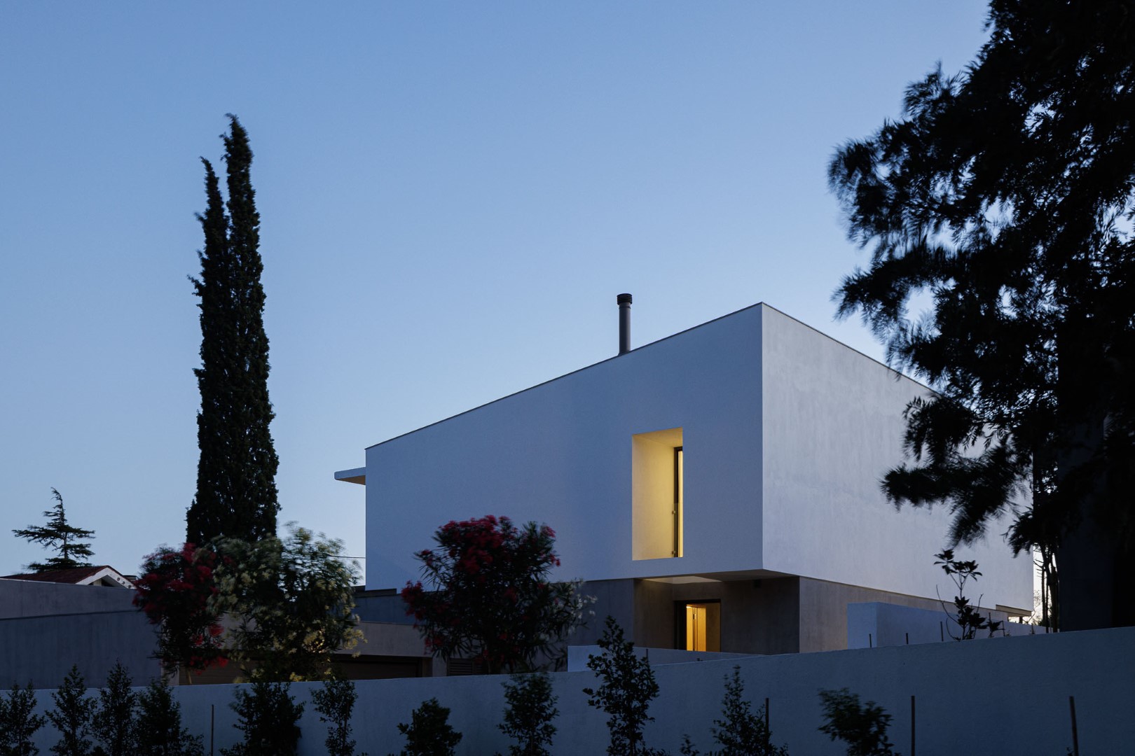Houses in the Pine Forest by PK Arquitetos in Estoril, Portugal Houses in the Pine Forest by PK Arquitetos in Estoril, Portugal