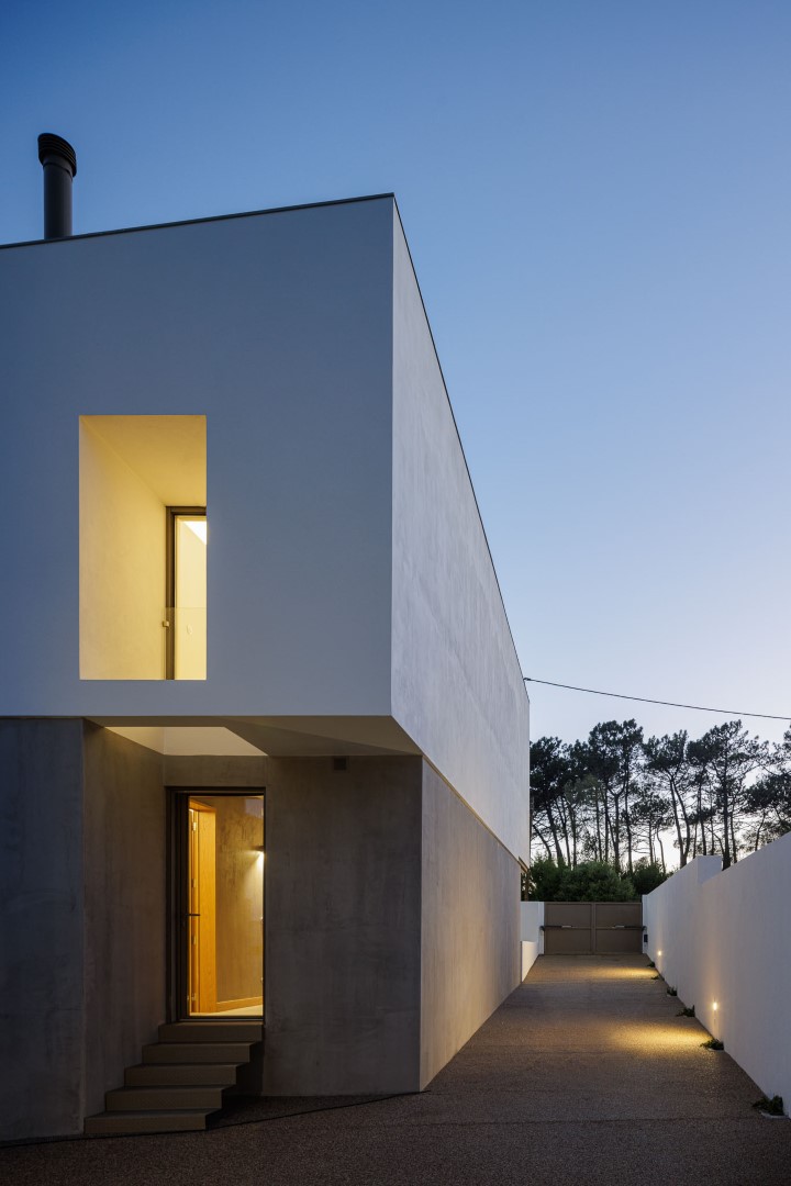 Houses in the Pine Forest by PK Arquitetos in Estoril, Portugal Houses in the Pine Forest by PK Arquitetos in Estoril, Portugal