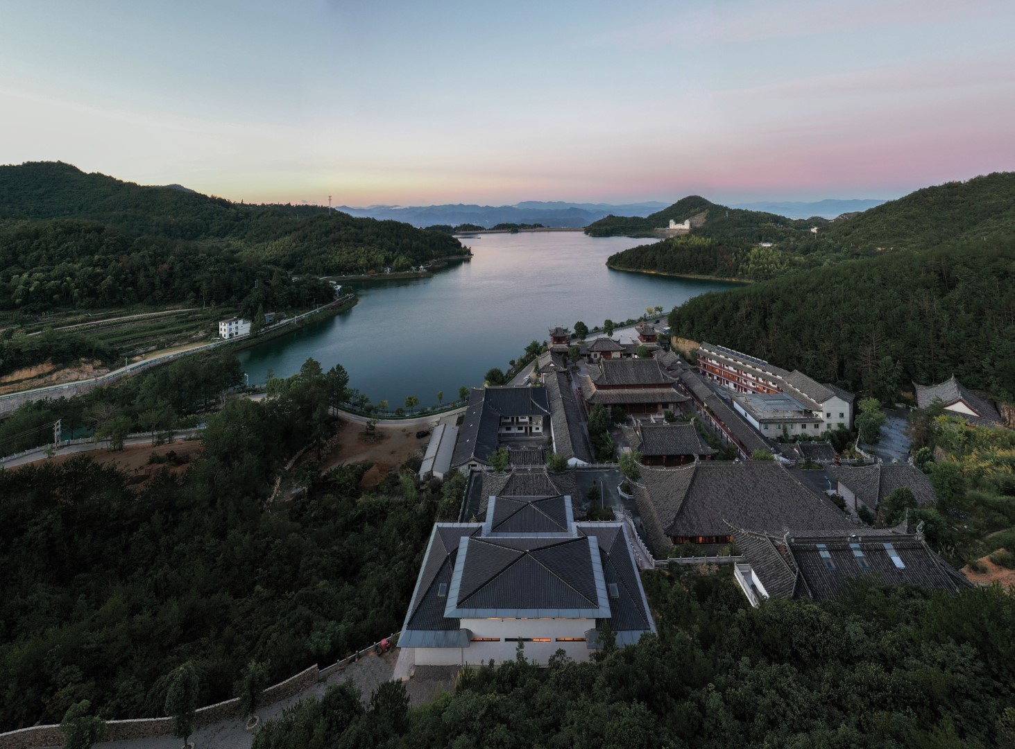 KONG Fangzhang Building in Tongbai Palace by KiKi ARCHi KONG Fangzhang Building in Tongbai Palace by KiKi ARCHi