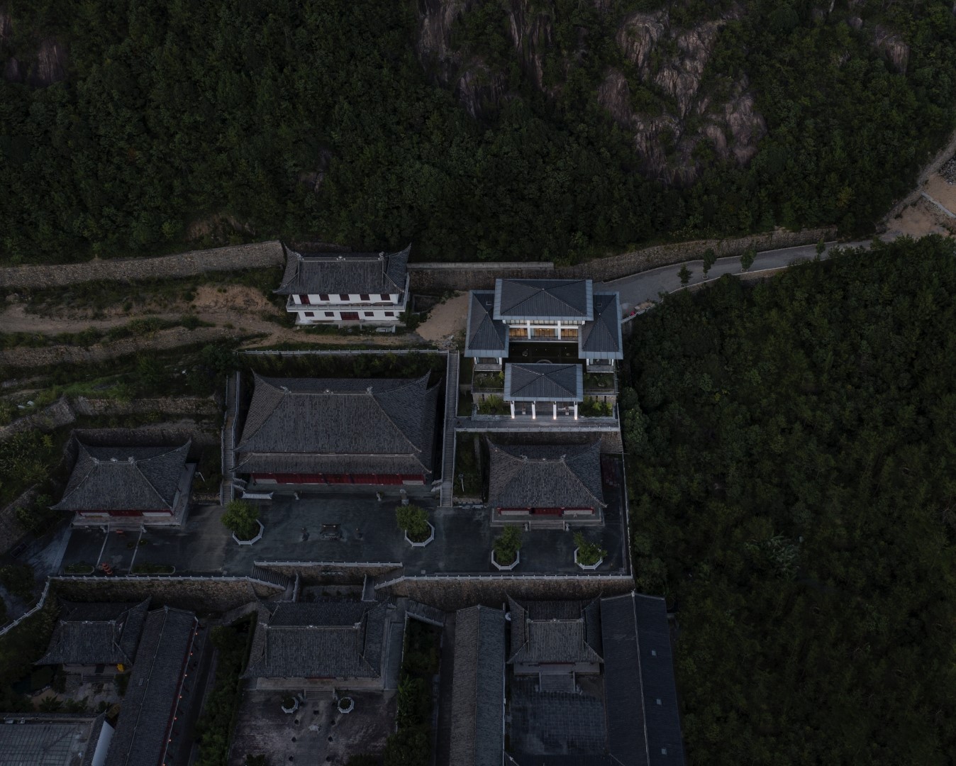 KONG Fangzhang Building in Tongbai Palace by KiKi ARCHi KONG Fangzhang Building in Tongbai Palace by KiKi ARCHi