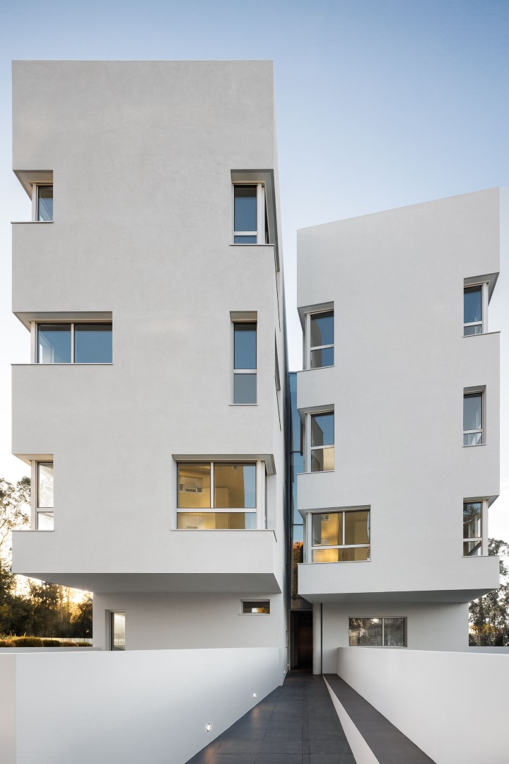 Nova Rio Housing in Portugal - Two volumes that dialogue with each other Nova Rio Housing in Portugal - Two volumes that dialogue with each other