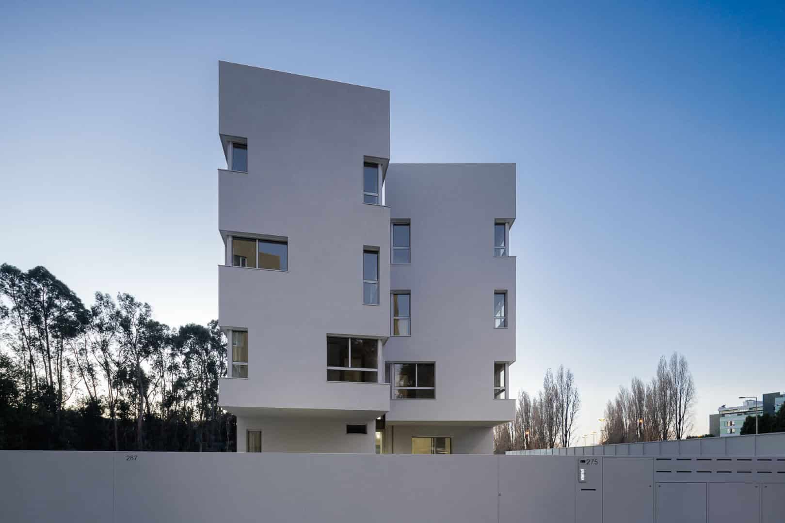 Nova Rio Housing in Portugal – Two volumes that dialogue with each other