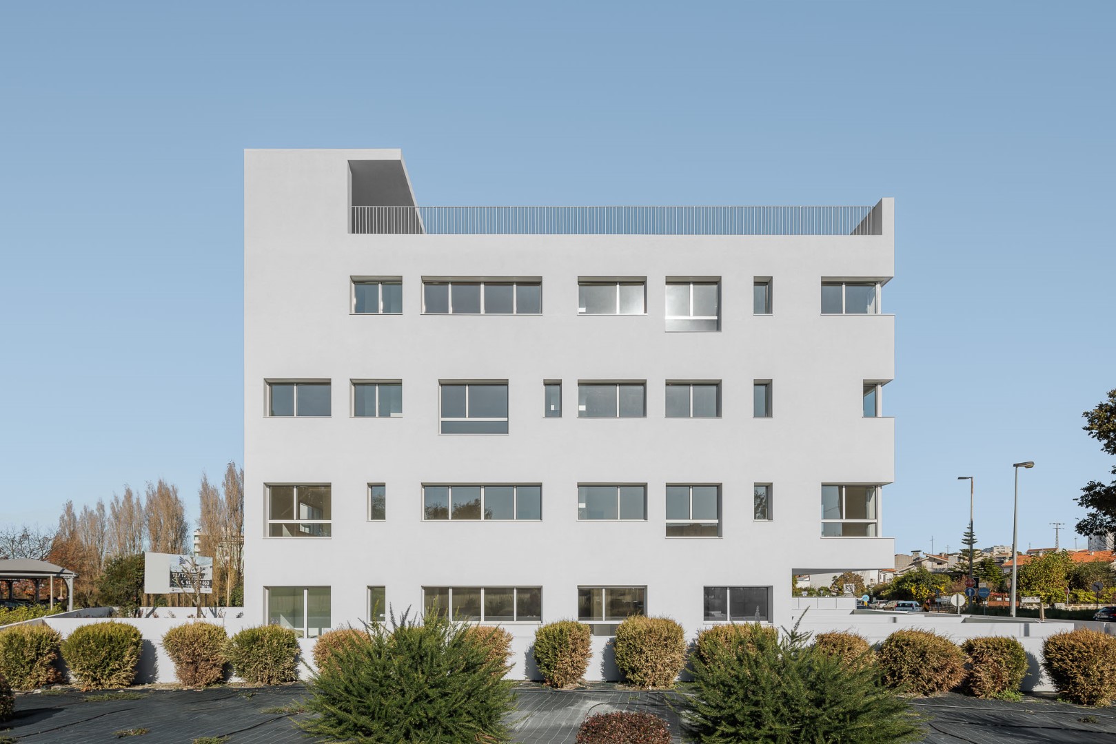 Nova Rio Housing in Portugal - Two volumes that dialogue with each other Nova Rio Housing in Portugal - Two volumes that dialogue with each other