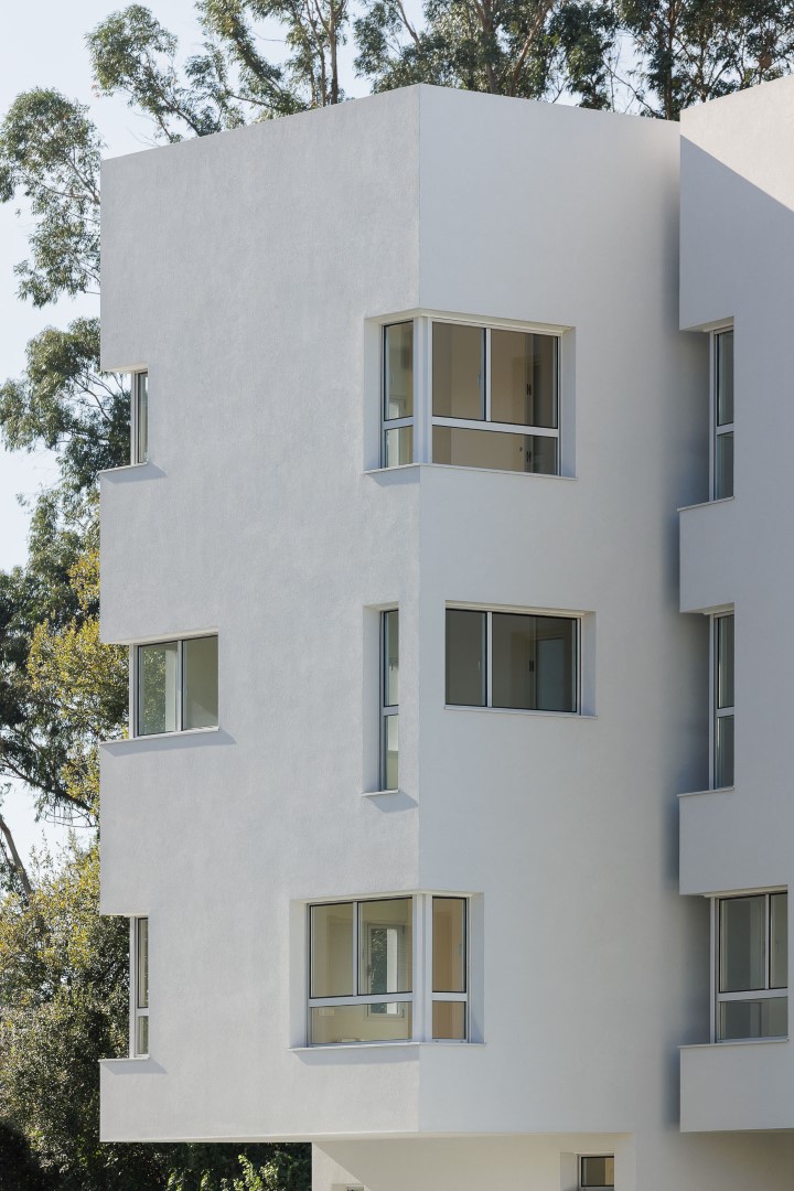 Nova Rio Housing in Portugal - Two volumes that dialogue with each other Nova Rio Housing in Portugal - Two volumes that dialogue with each other